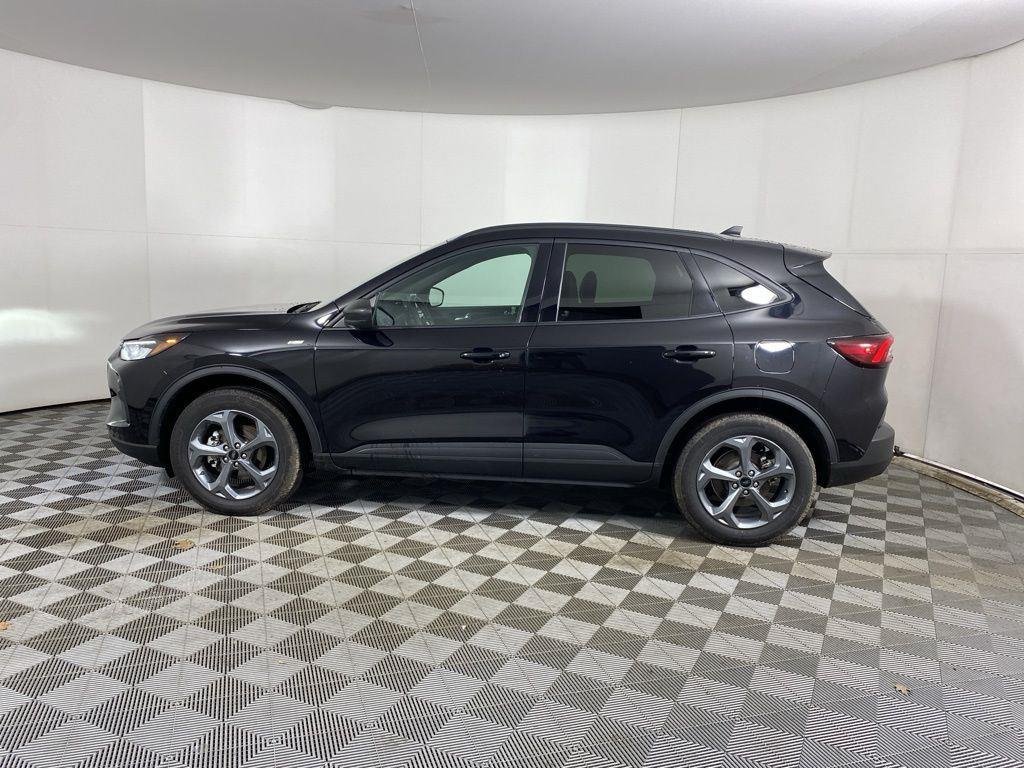 Used 2025 Agate Black Metallic Ford ST-Line image 6