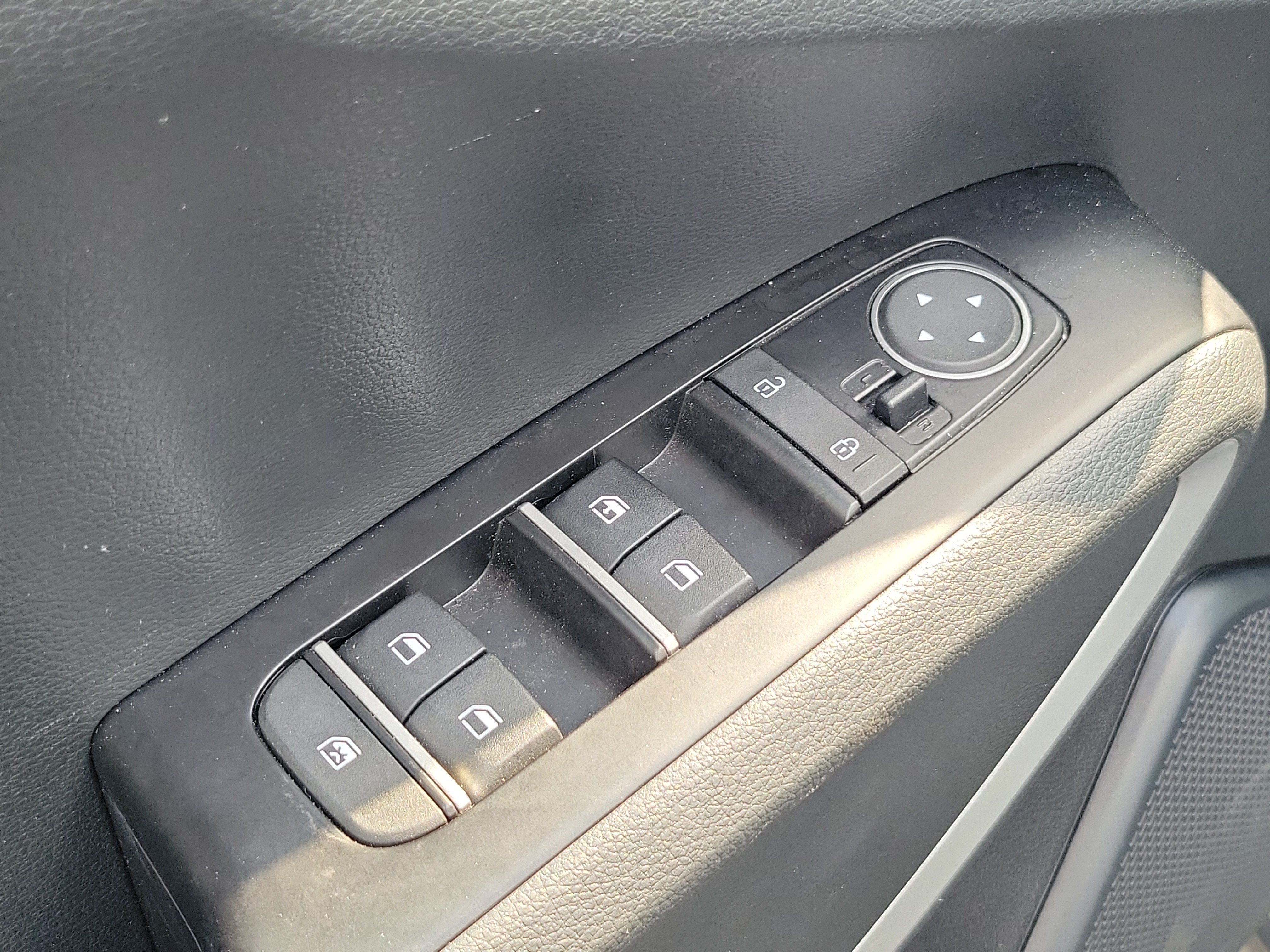 Used 2025 Gray Kia  image 16