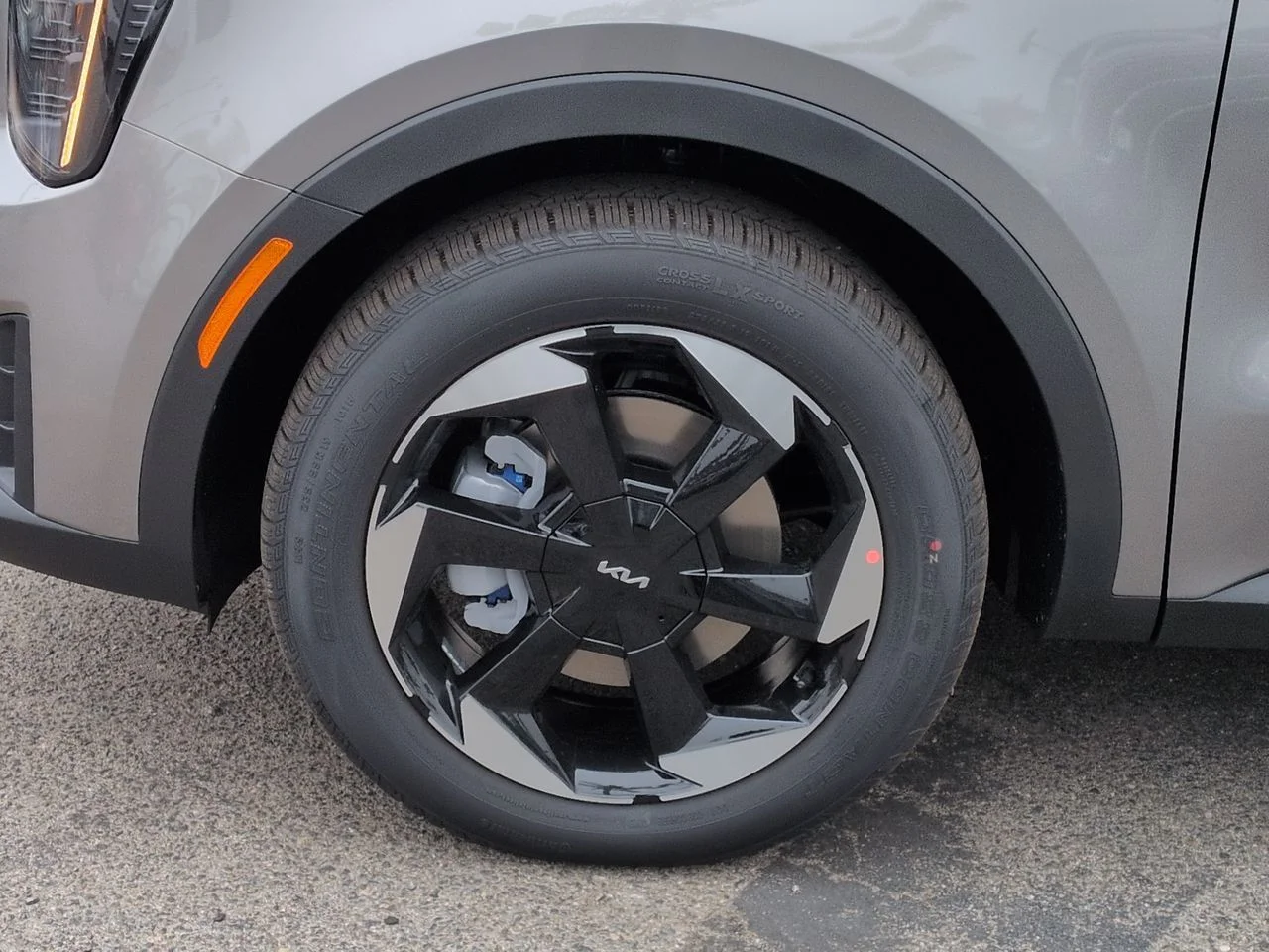 New 2026 Volcanic Sand Kia EX AWD image 34