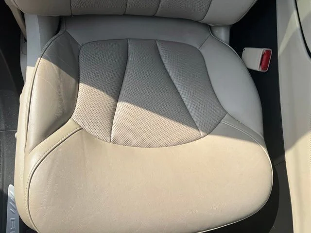 Used 2019 Brown Buick Essence image 15