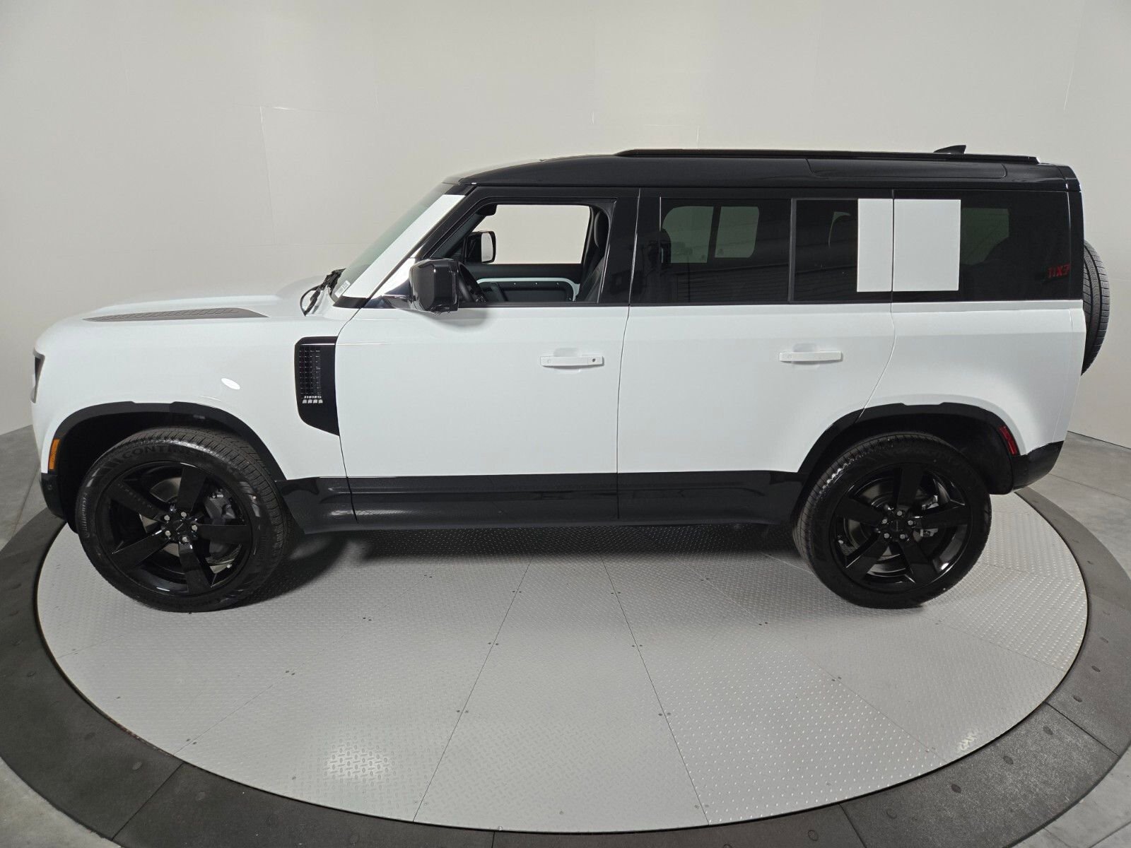 New 2026 Fuji White LAND ROVER X-Dynamic SE image 34
