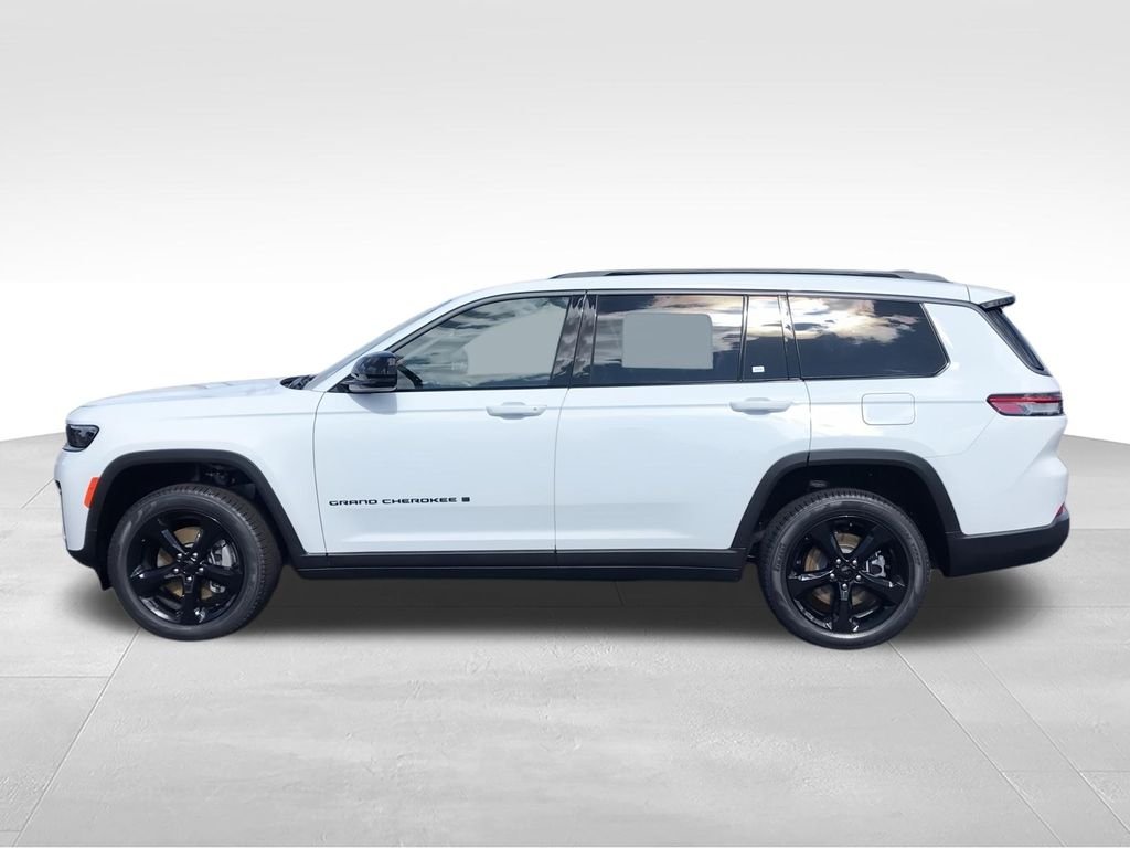 New 2026 Bright White Clear-Coat Exterior Paint Jeep Limited image 5