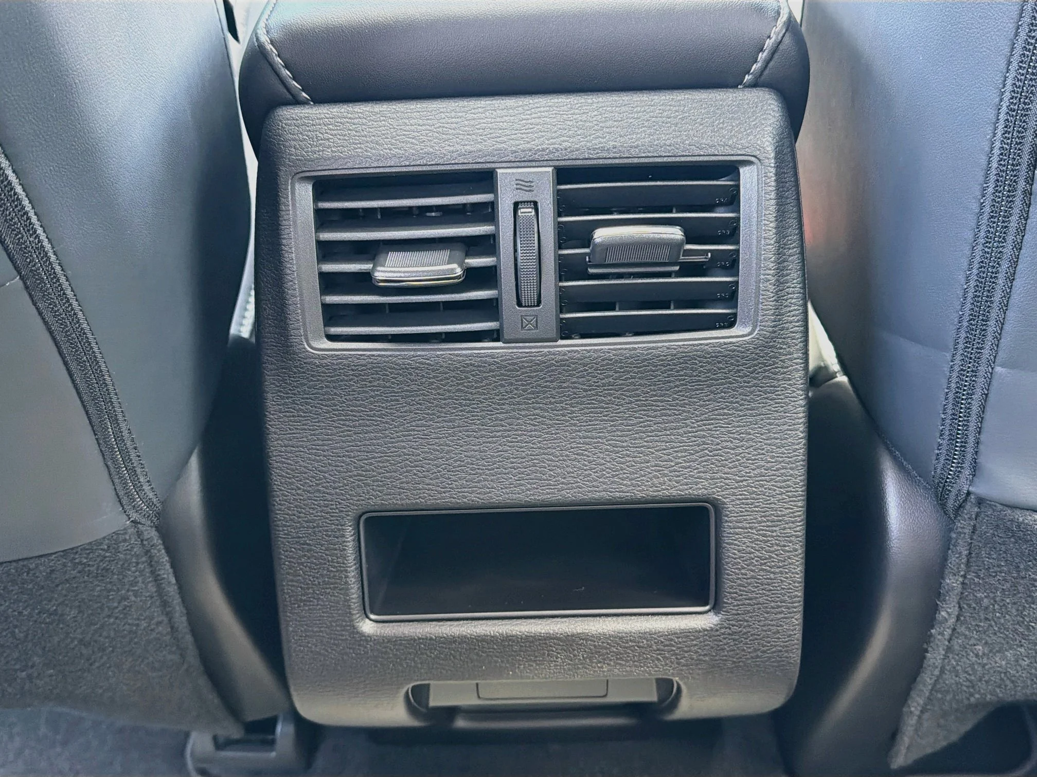 New 2026 Graphite Gray Mitsubishi SE 1.5T 2WD image 26