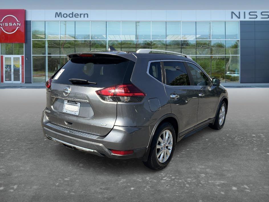 Used 2017 Gun Metallic Nissan SV image 5