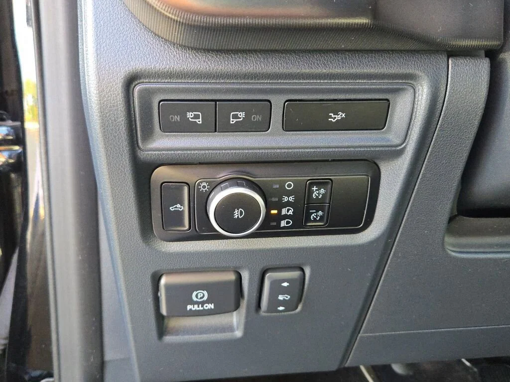 2023 Ford F-150 Platinum - Photo 26