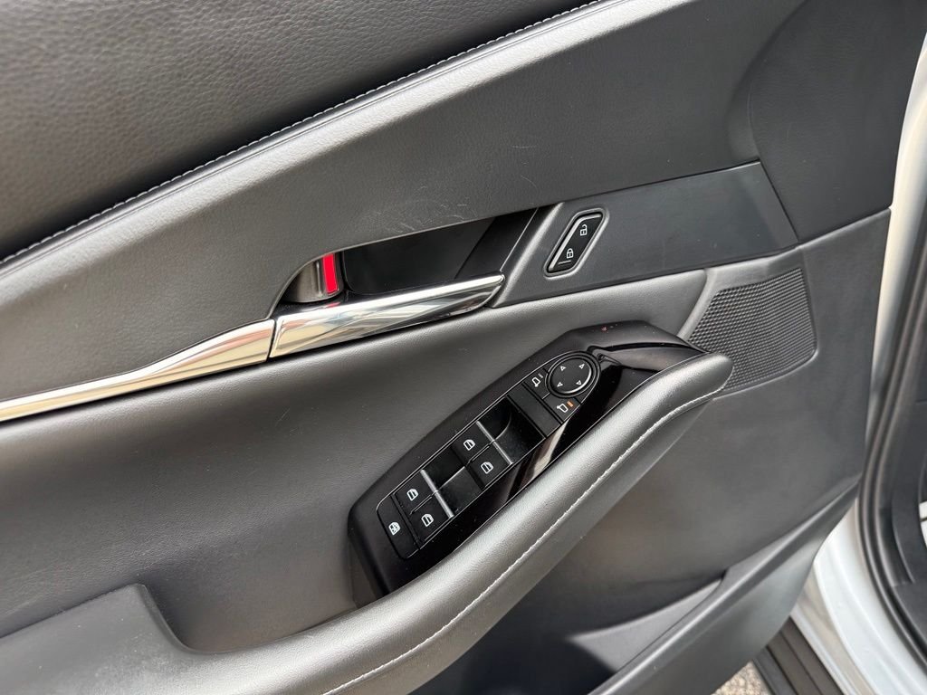 Used 2021 Silver Mazda Preferred image 13