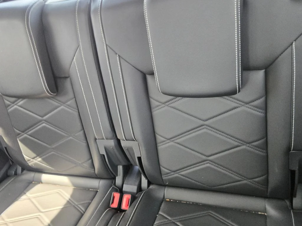 Used 2024 Black Volkswagen 2.0T SE w/Technology image 11