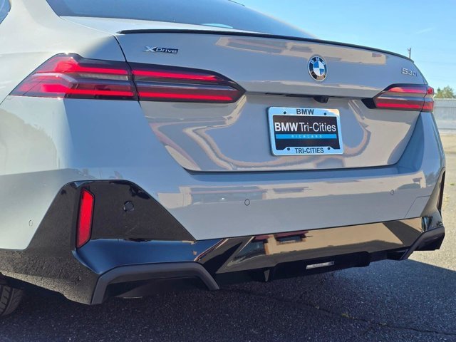 New 2027 Brooklyn Grey Metallic BMW 530i xDrive image 7