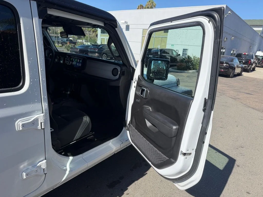 Used 2024 White Jeep Sport S image 15