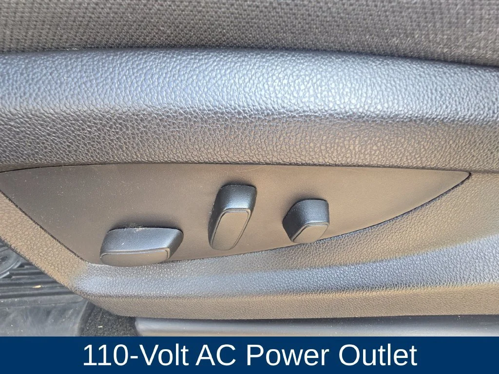 Used 2015 TUNGSTEN METALLIC Chevrolet LT image 18