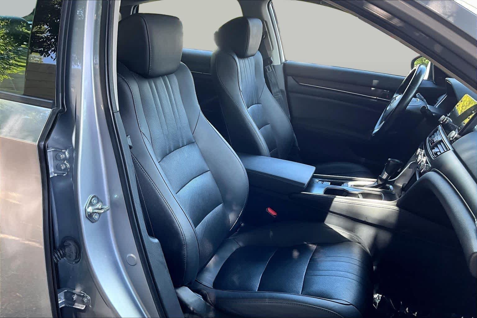 Used 2020 Lunar Silver Metallic Honda EX-L image 9