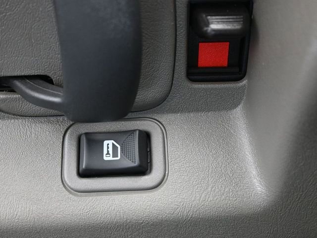 2024 Chevrolet Express Passenger LT - Photo 17