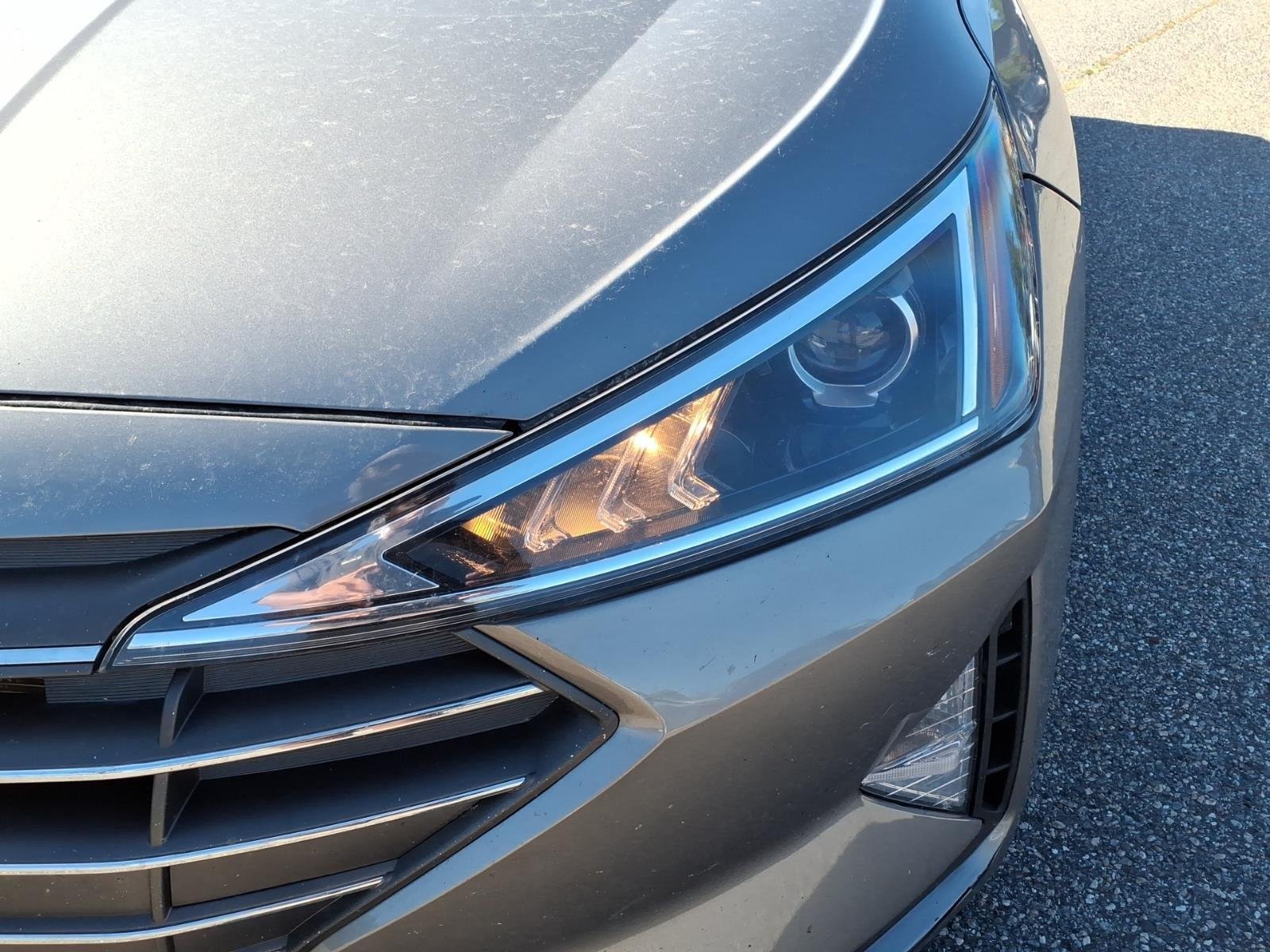 Used 2020 Fluid Metal Hyundai SE image 10