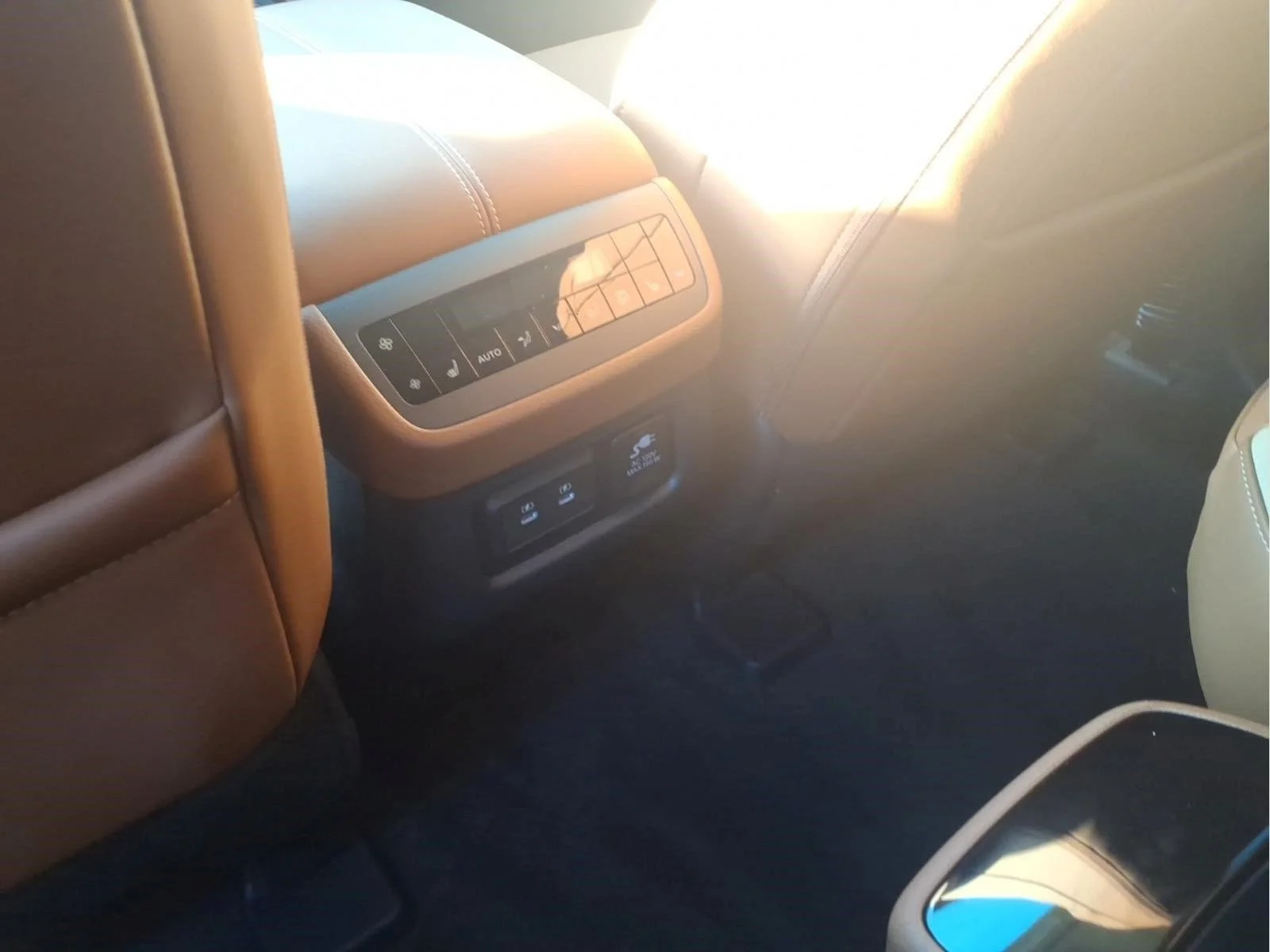 New 2026 Everest White Pearl TriCoat Nissan Platinum image 9