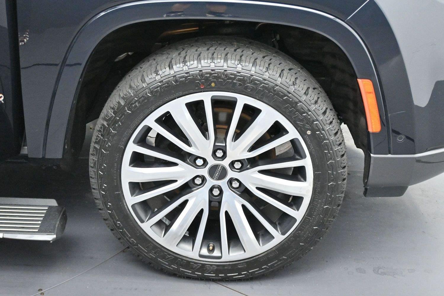 Used 2022 Blue Jeep Series III image 42