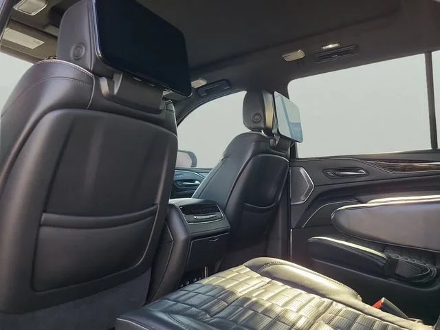 Used 2021 BLACK RAVEN Cadillac Sport Platinum image 12