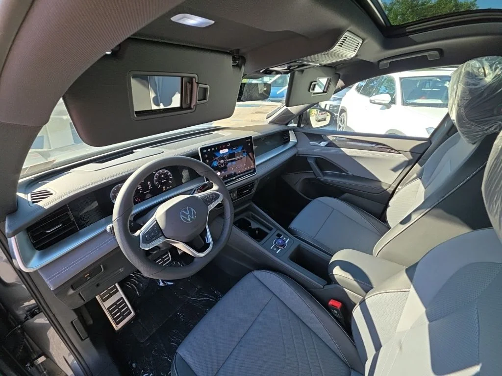 New 2026 Platinum Gray Metallic Volkswagen 2.0T SE R-Line Black image 14