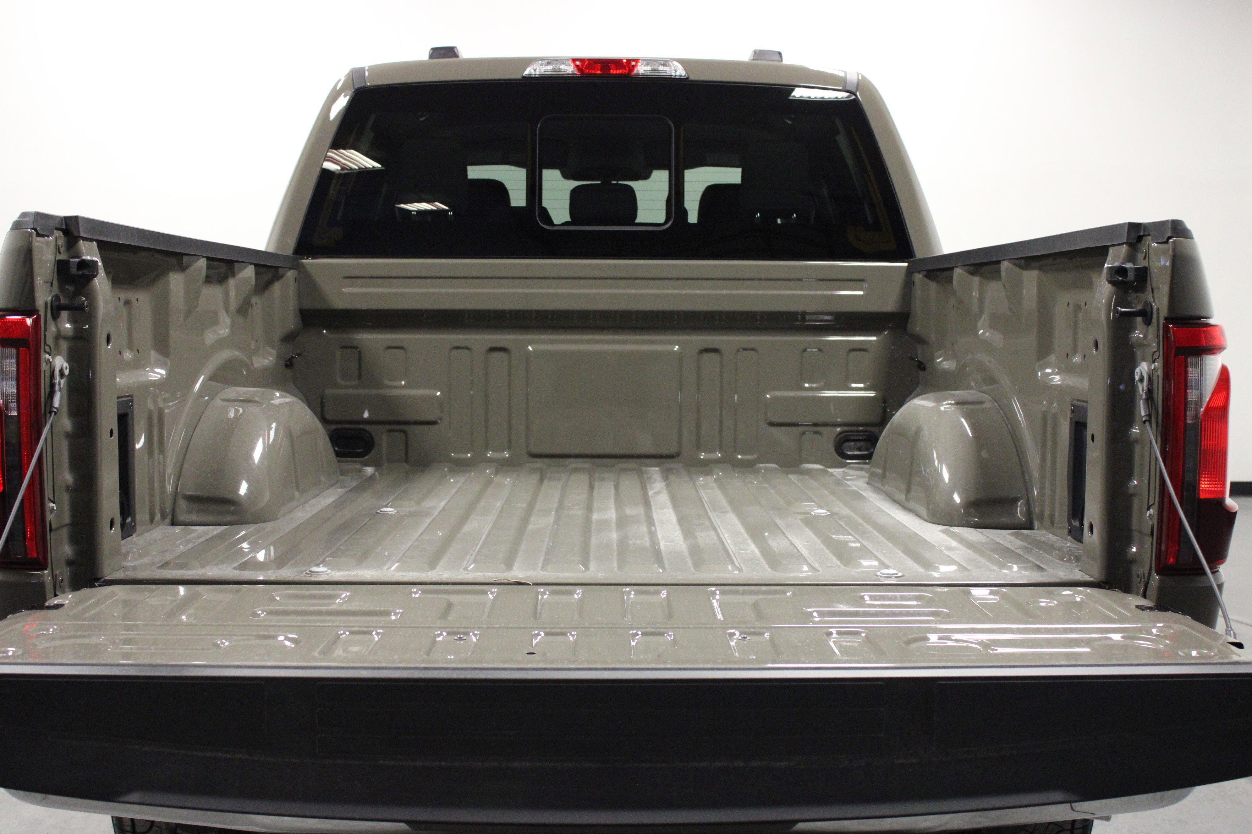 New 2026 Marsh Gray Ford XLT image 14