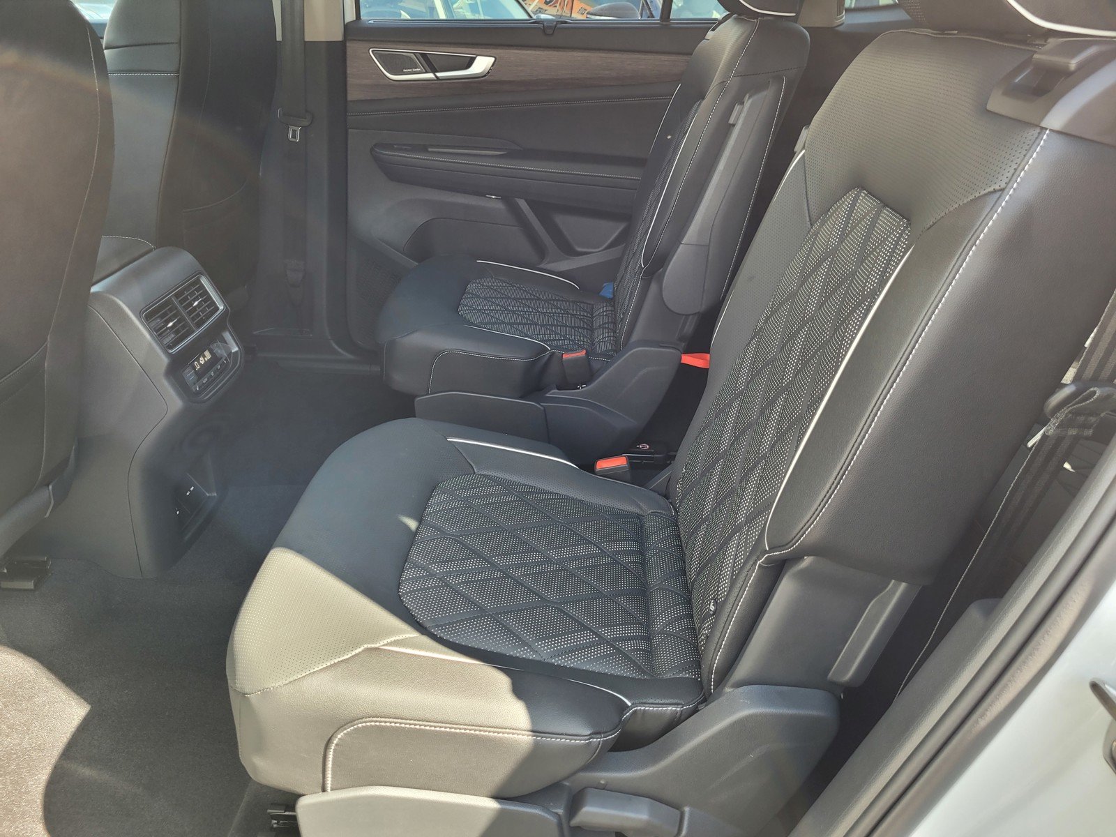 New 2025 White Volkswagen 2.0T SEL Premium R-Line image 7