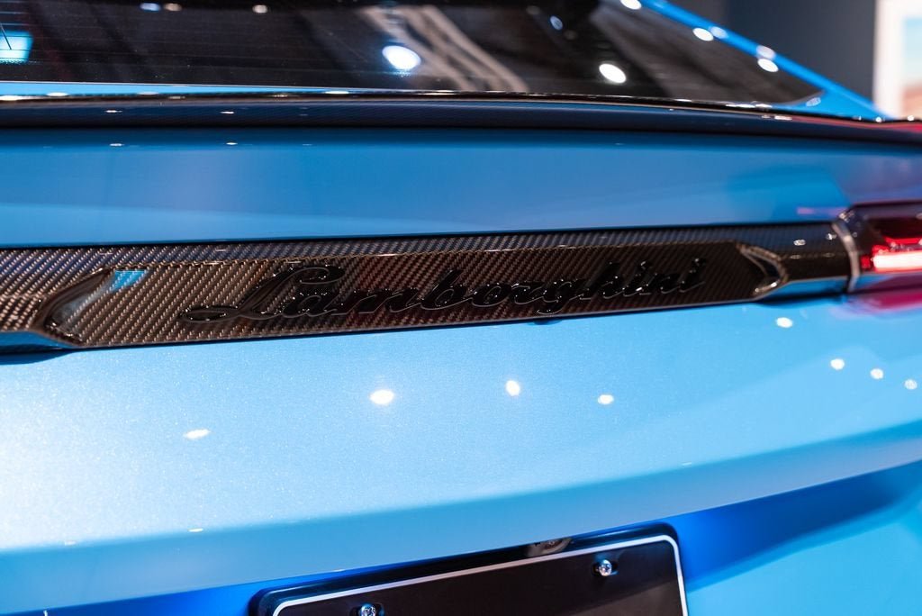 Used 2024 Blu Cepheus Metallic Lamborghini Performante image 43