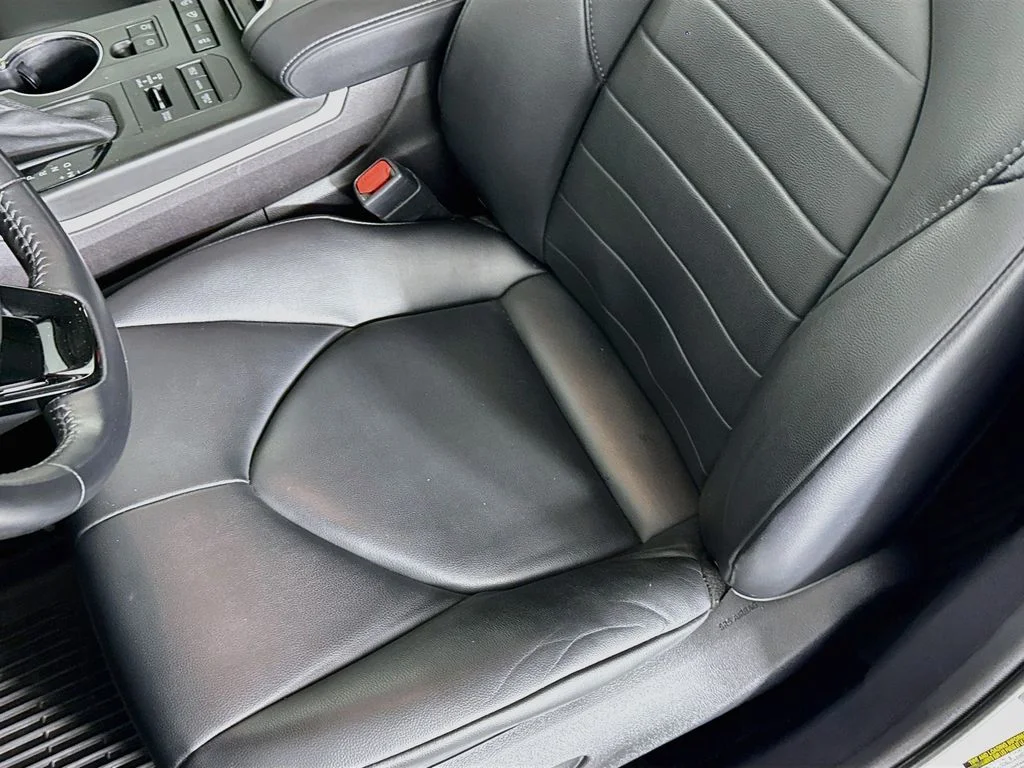 Used 2021 Blizzard Pearl Toyota XLE image 21