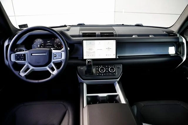 2025 Land Rover Defender S - Photo 25
