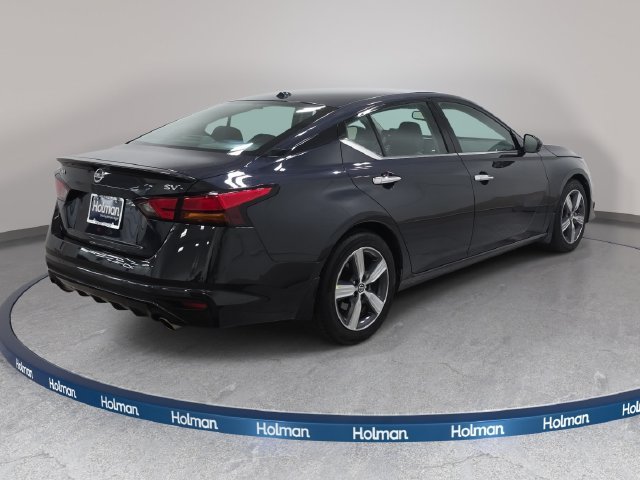 Used 2019 Blue Nissan 2.5 SV image 6