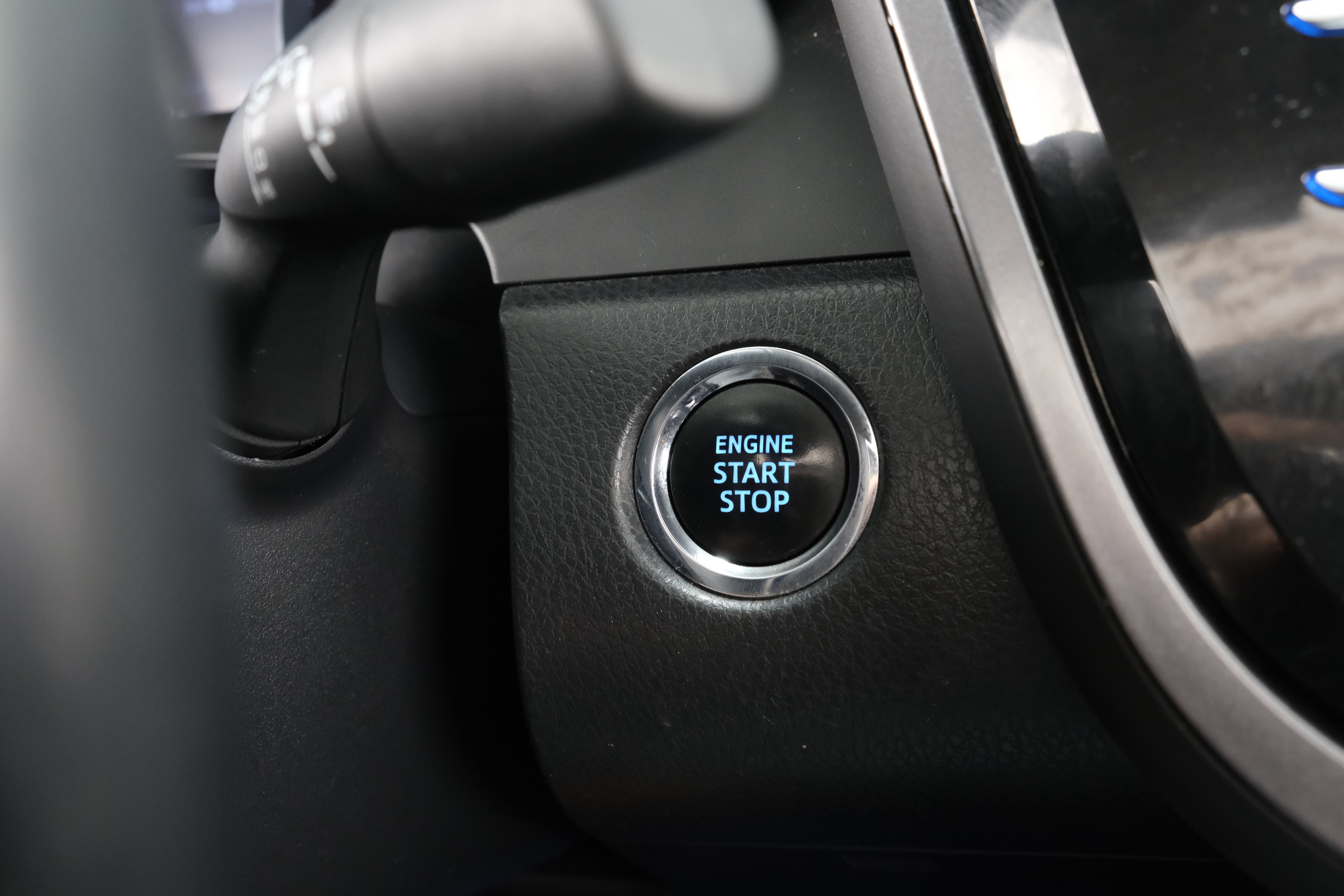 Certified Used 2019 Wind Chill Pearl Toyota XSE image 16