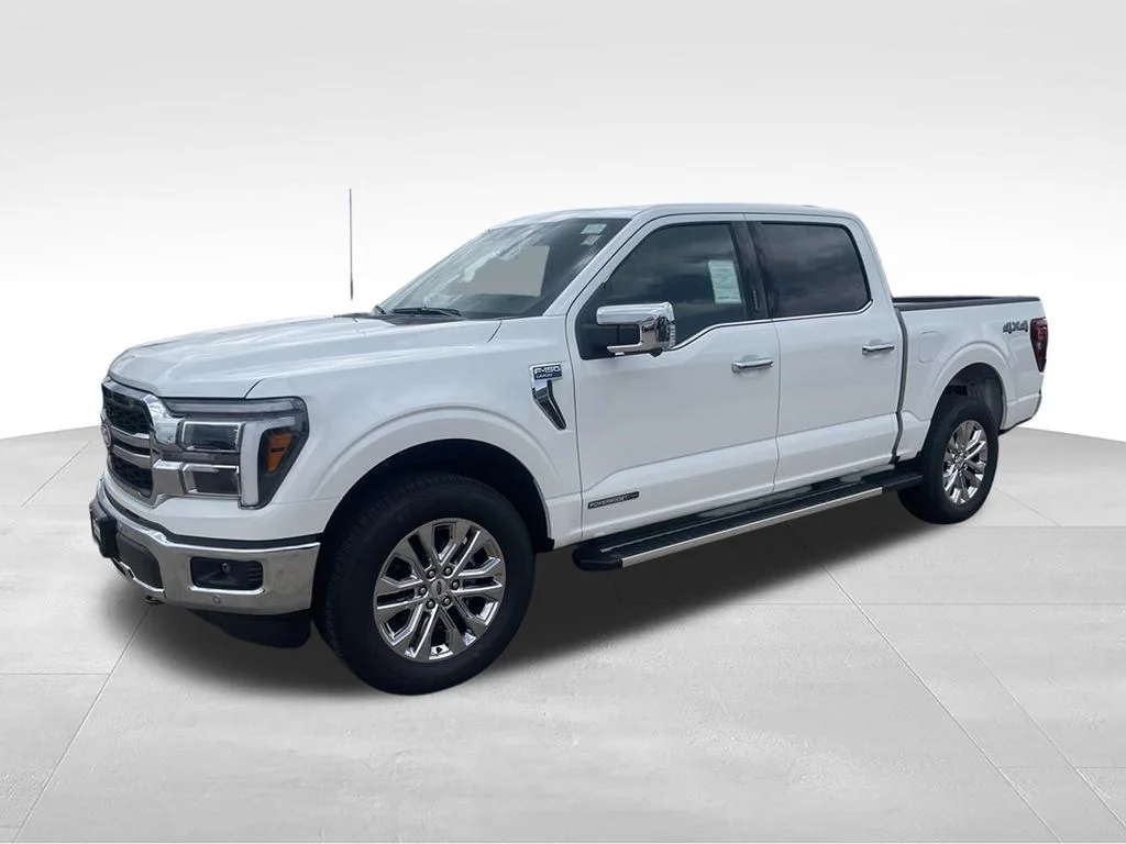 New 2026 Star White Metallic Tri-Coat Ford Lariat® image 4