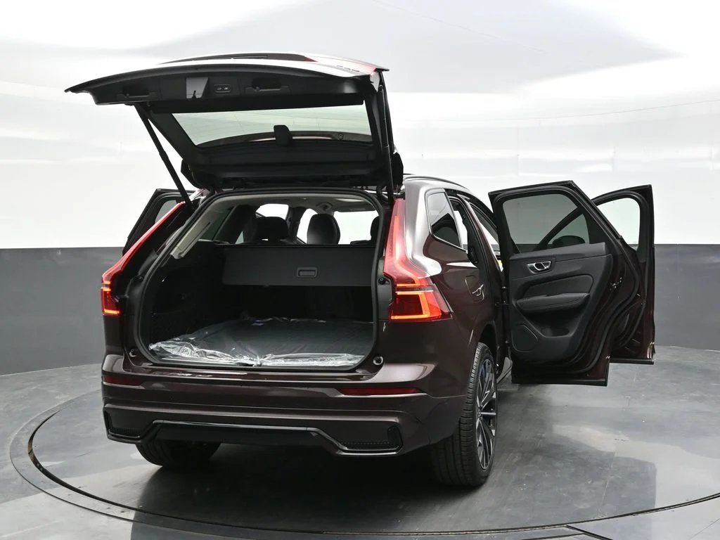 New 2026 Mulberry Red Volvo T8 Ultra image 42