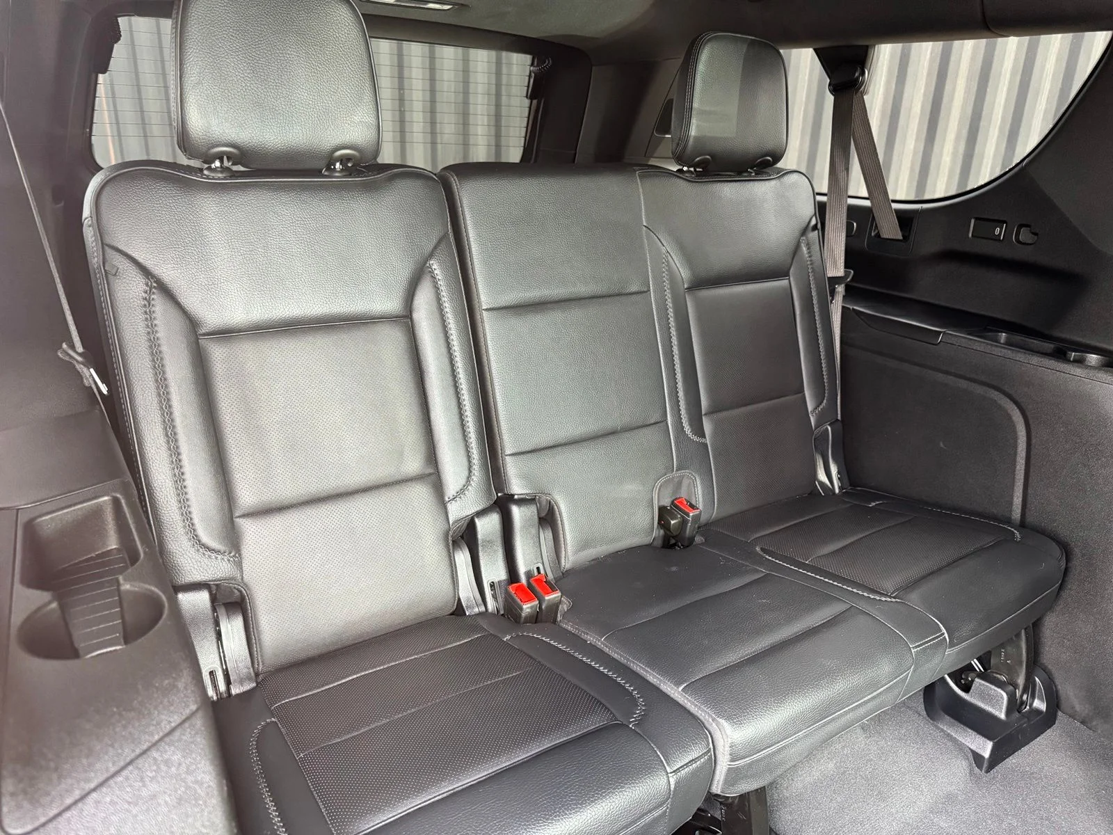 Used 2025 Silver GMC Denali image 37
