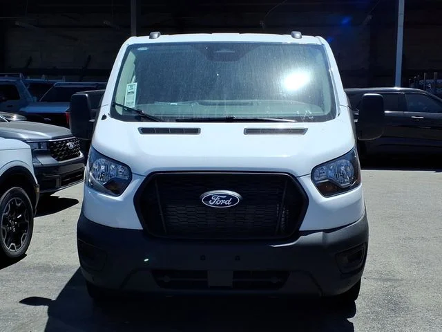 New 2026 Oxford White Ford Base image 2