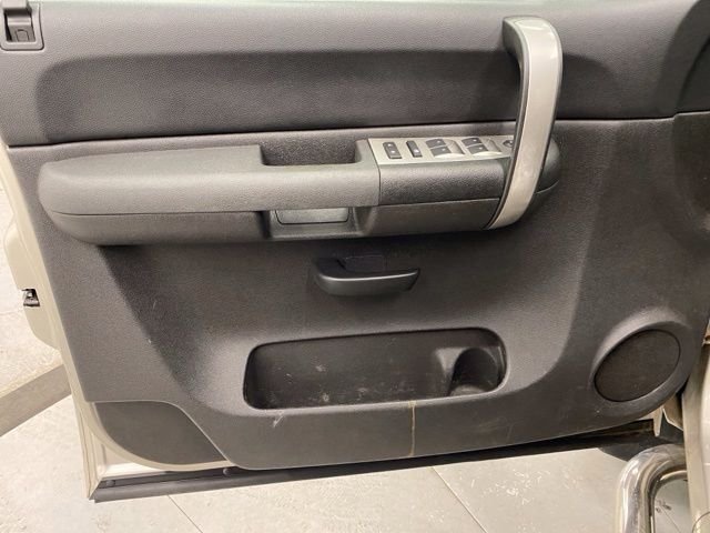 Used 2008 Silver Chevrolet LT image 22