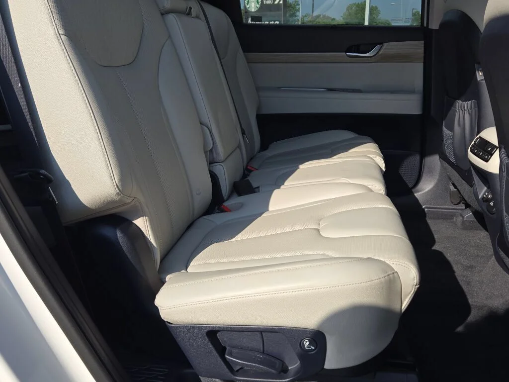 Used 2022 White Hyundai SEL image 7