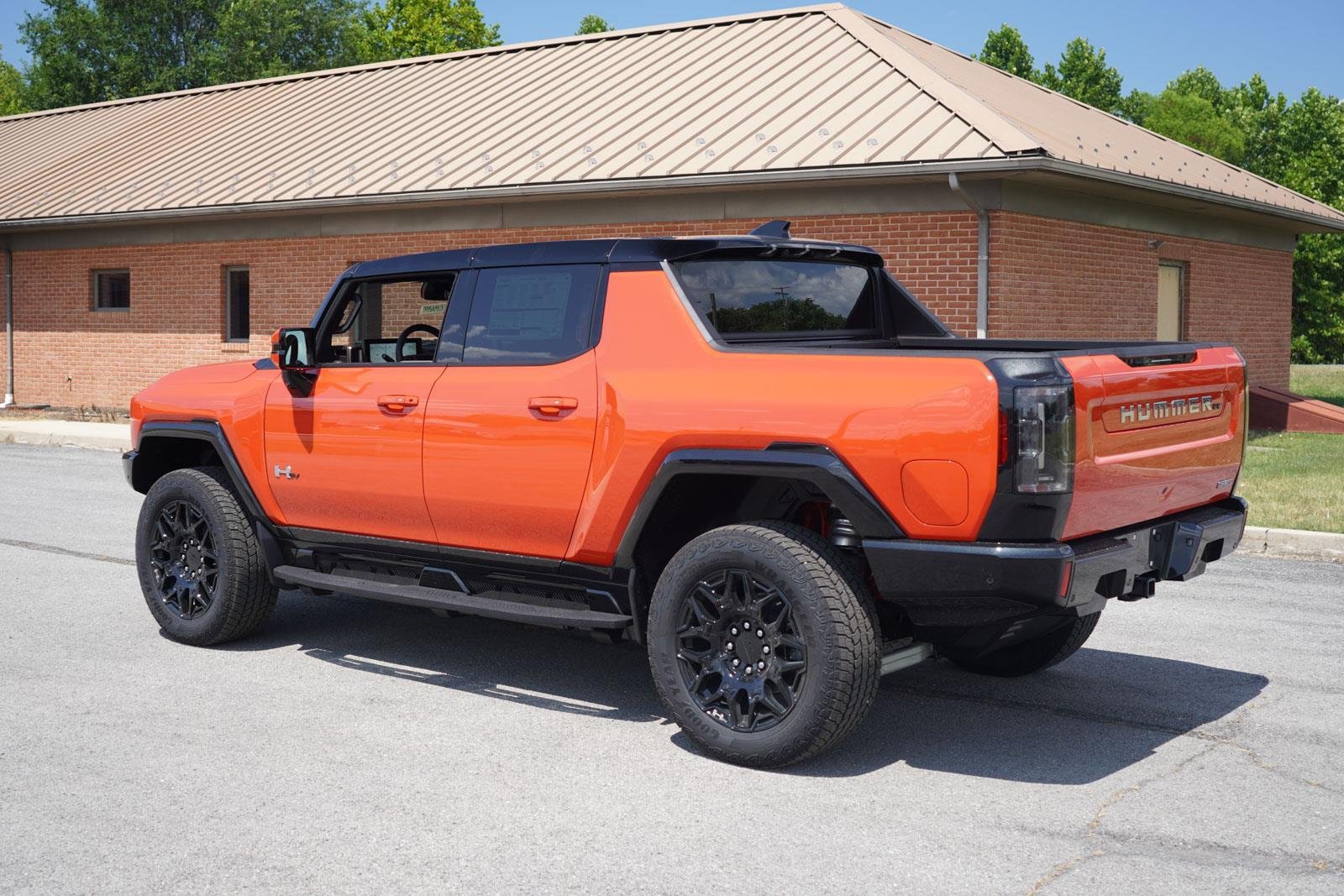 New 2025 Solar Orange GMC 2X image 7