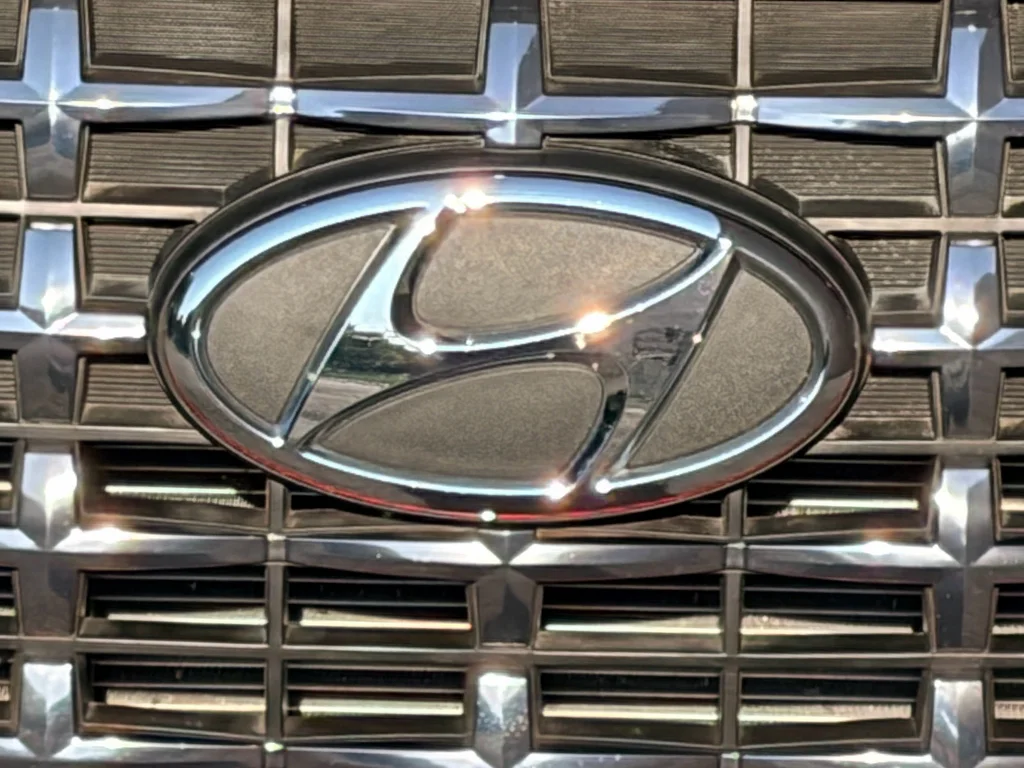 Used 2025 Ultimate Red Hyundai Limited image 31