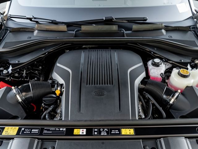 New 2026 Santorini Black Land Rover SE image 34