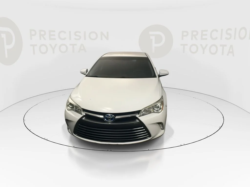 Used 2017 Super White Toyota LE image 6