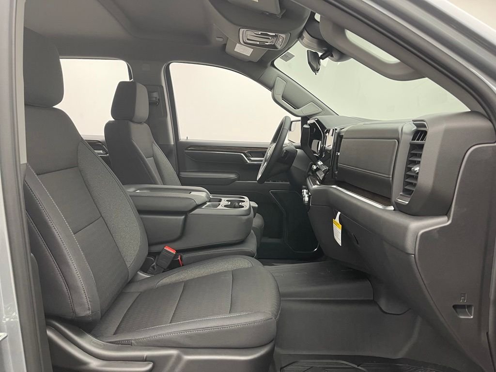 New 2026 Sterling Metallic GMC Elevation image 32