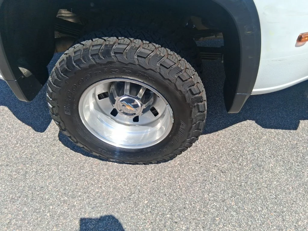 Used 2024 Beige Chevrolet High Country image 14