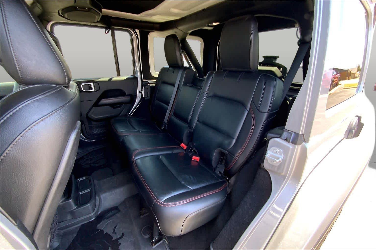 Used 2018 Billet Silver Metallic Clearcoat Jeep Rubicon image 21