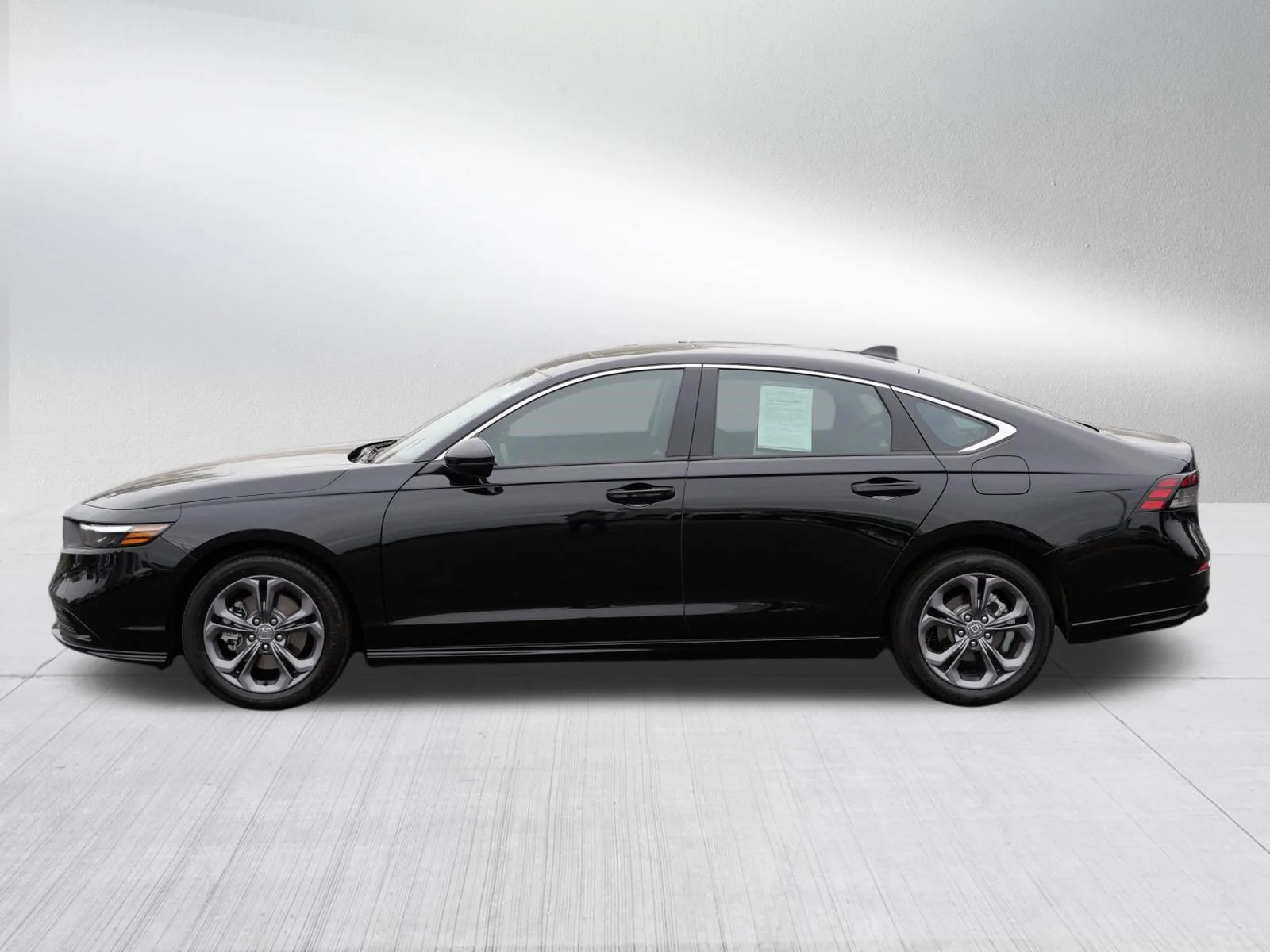 Used 2024 Crystal Black Pearl Honda EX-L image 4