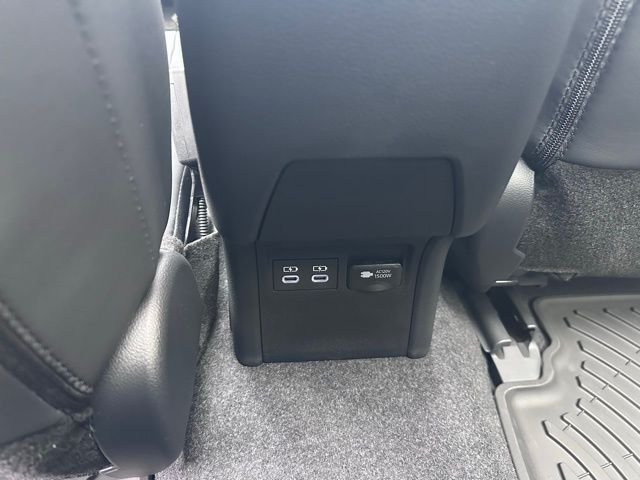 2026 Toyota Prius Plug-in Hybrid XSE - Photo 15