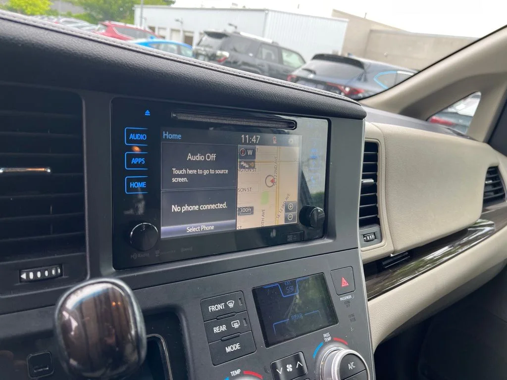 Used 2017 Black Toyota XLE image 17