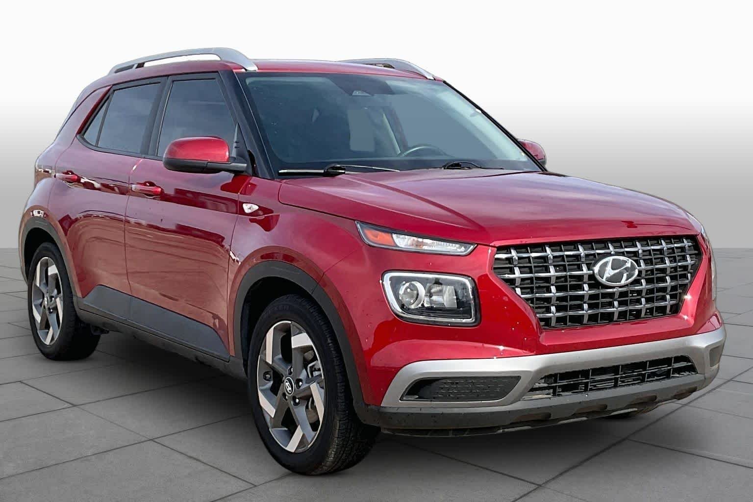 Used 2025 Red Hyundai SEL image 3