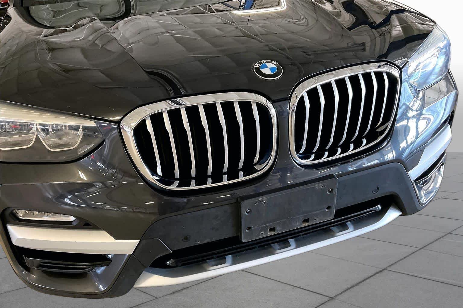 Used 2018 Dark Graphite Metallic BMW xDrive30i image 30