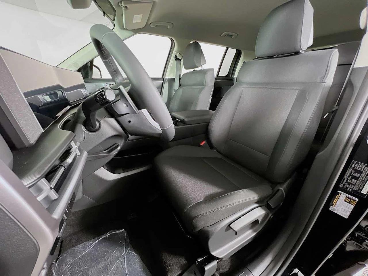 New 2026 Phantom Black Hyundai SE image 13