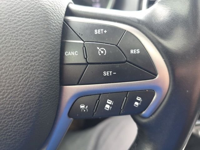 Used 2021 Diamond Black Jeep Limited image 16