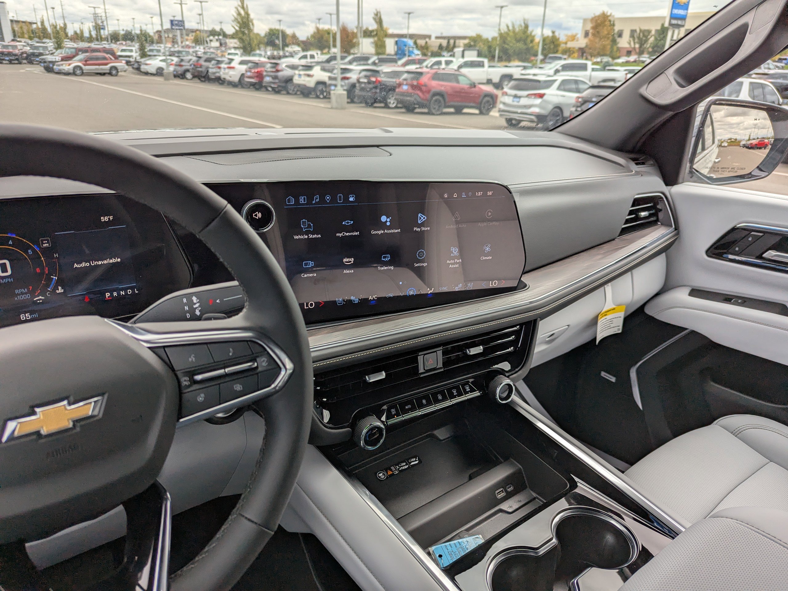 2025 Chevrolet Suburban Premier - Photo 19