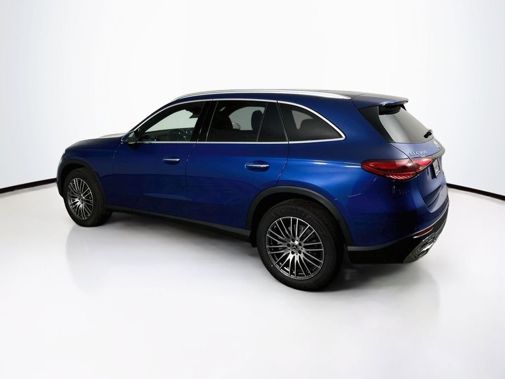 Used 2026 Blue Mercedes-Benz GLC 300 image 4